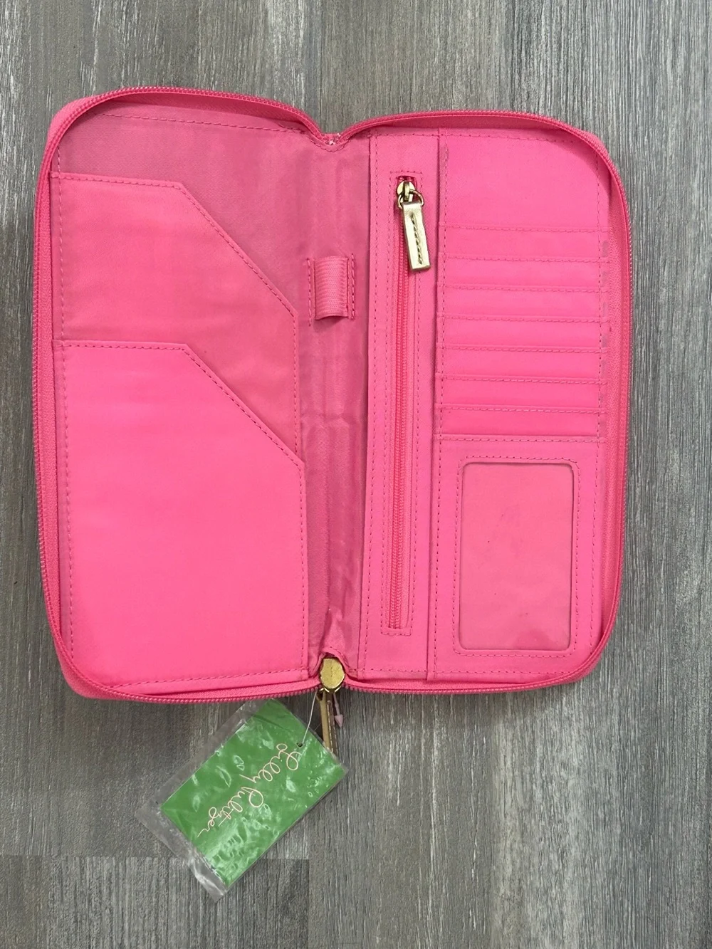 NWT Lilly Pulitzer travel passport wallet
LIMEADE - Picture 9 of 9